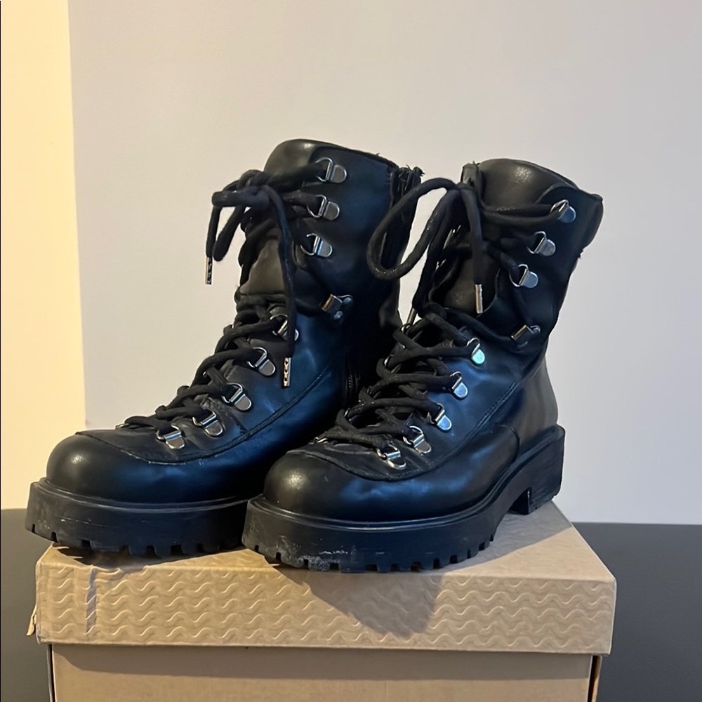 L'Intervalle Black Boots (both side leather)